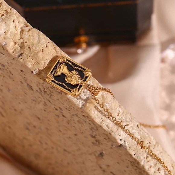 NEW ELIZABETH 18K GOLD PENDANT NECKLACE, NICE NECKLACE, CUTE NECKLACE - Picture 4 of 6